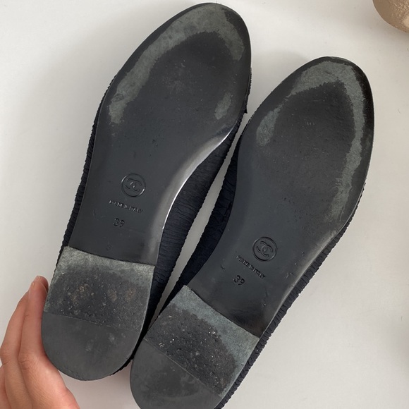 Chanel *Authentic* Interlocking CC Logo Black Crinkle Flats Size Euro 39 - Picture 12 of 14